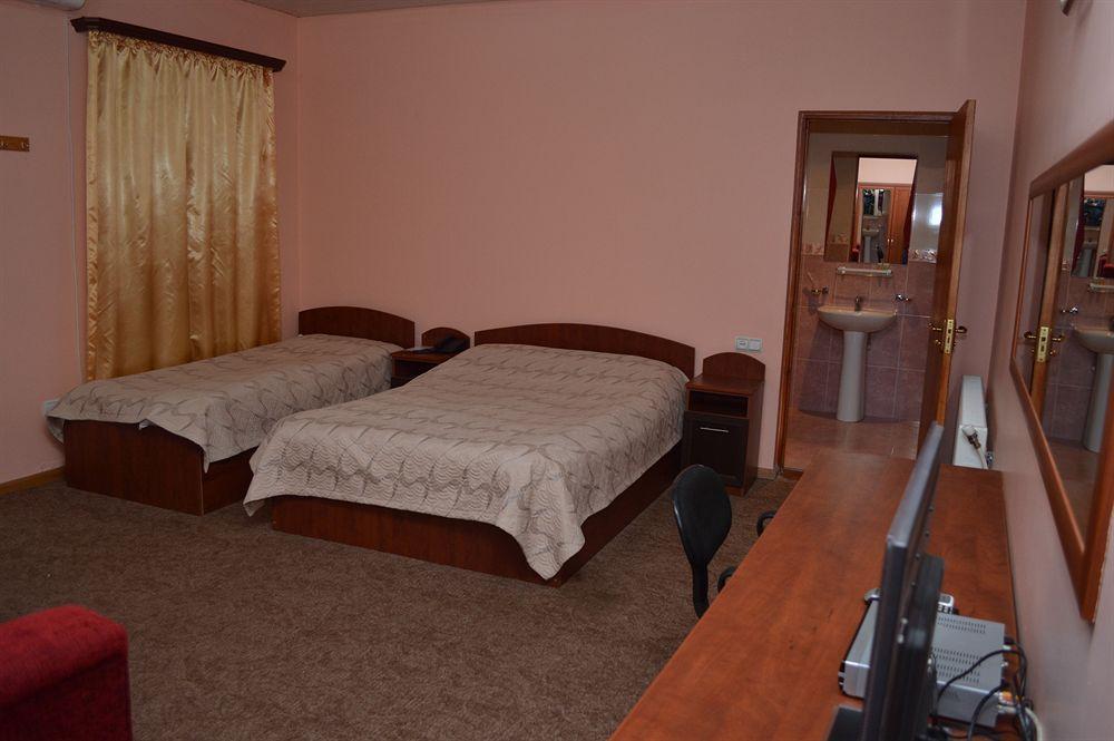 Areg Hotel Ереван Екстериор снимка